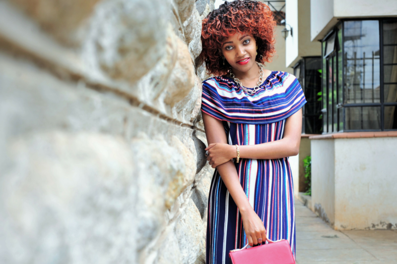6 easy tips on how to wear a maxi dress for short girls and look chic