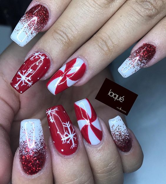 30 Festive and easy Christmas nail art designs you must try. juelzjohn