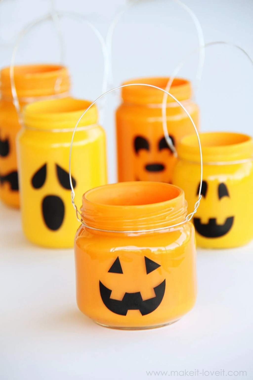 20 Halloween mason jar ideas that’ll spice up your home - juelzjohn